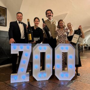 K1326 700 Jahre Gäste