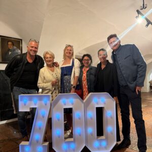 K1326.com Aichner und Krimifans im Kirchenwirt K1326.com Aichner und Krimifans im Kirchenwirt